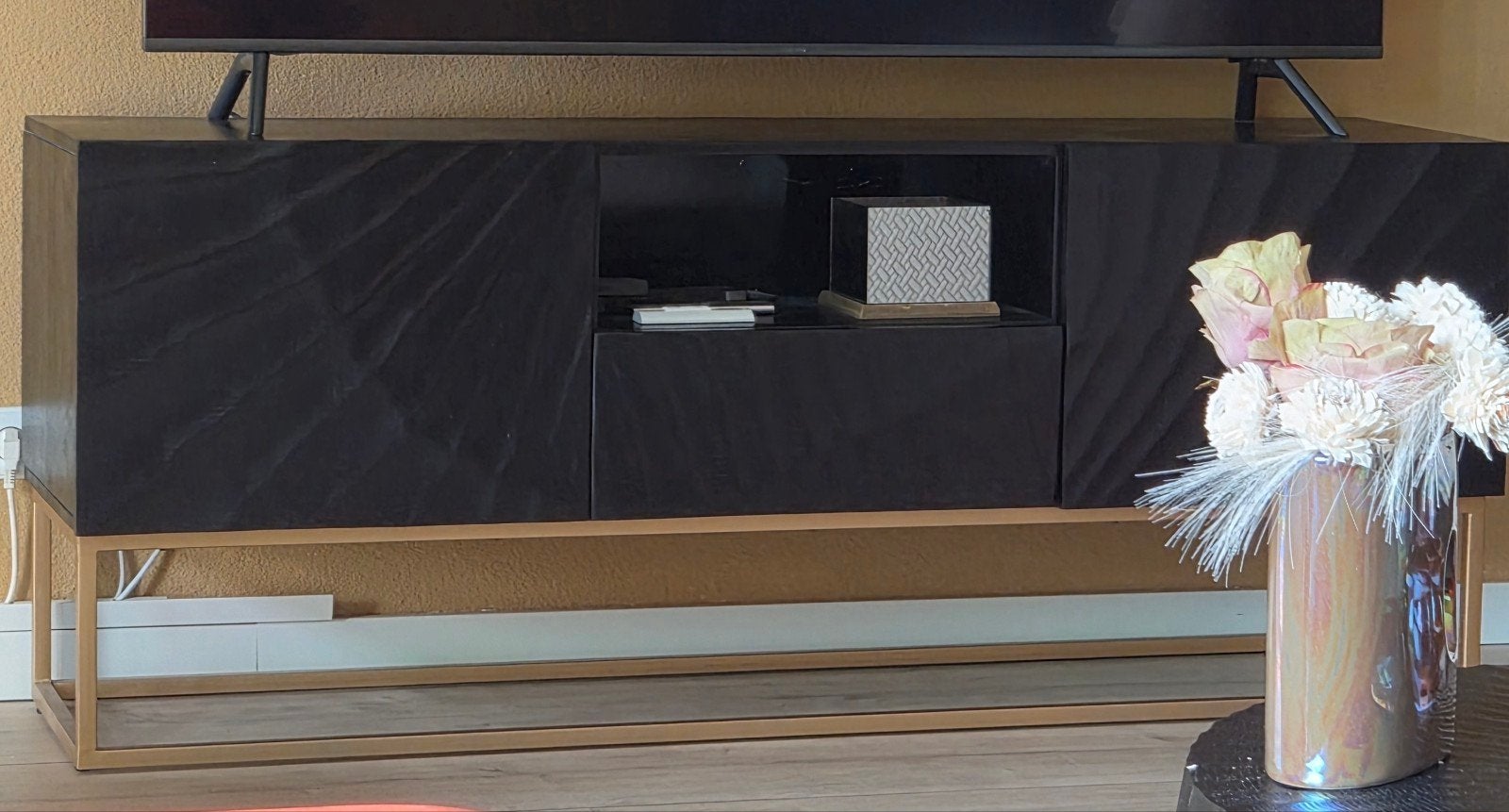 Zwarte TV-Kast met Gouden Onderstel, Huis en Inrichting, Ophalen, 150 tot 200 cm, Nieuw, Minder dan 100 cm