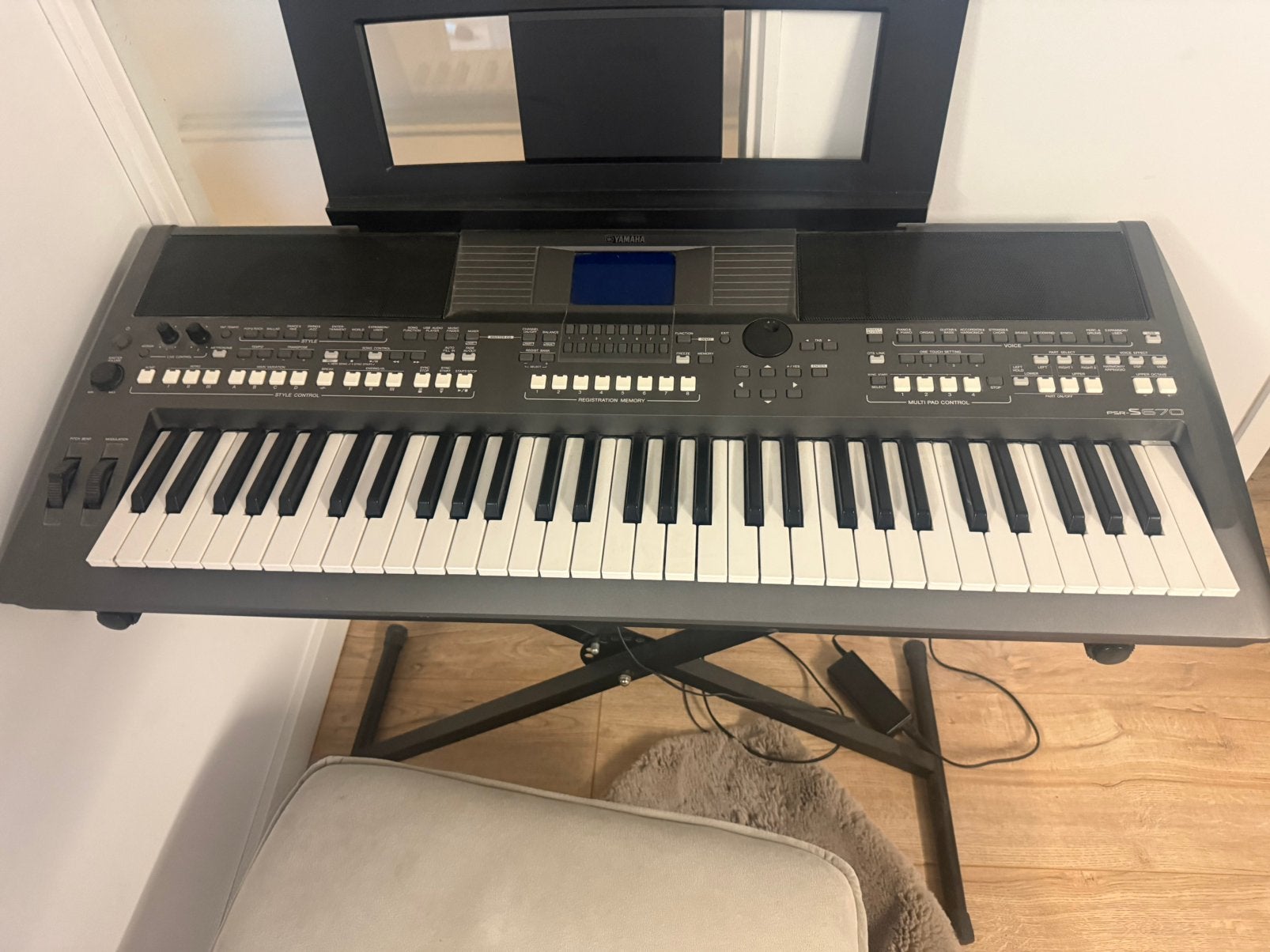 Yamaha PSR670 Keyboard • Occasion + statief, Ophalen, Zo goed als nieuw, 61 toetsen, Yamaha