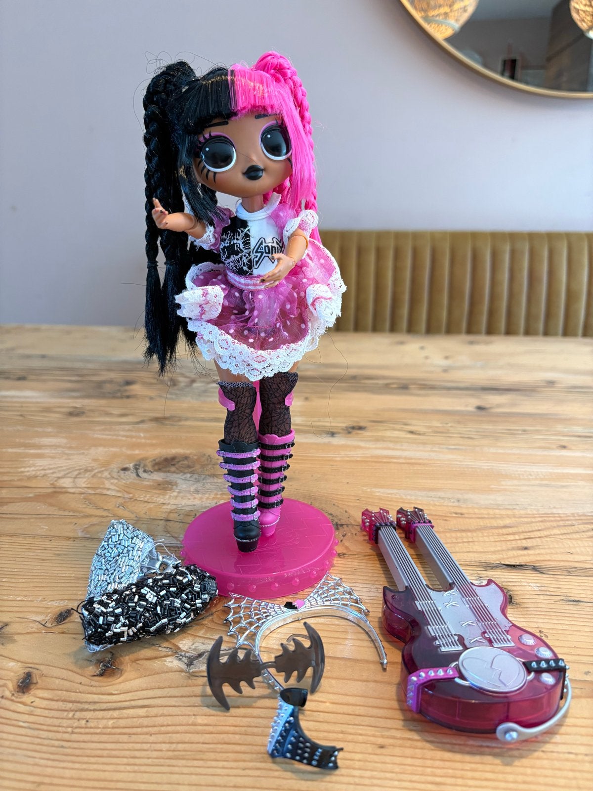 L.O.L. Surprise! OMG Remix Rock Bhad Gurl pop met accessoire, Ophalen of Verzenden, Zo goed als nieuw, Overige typen