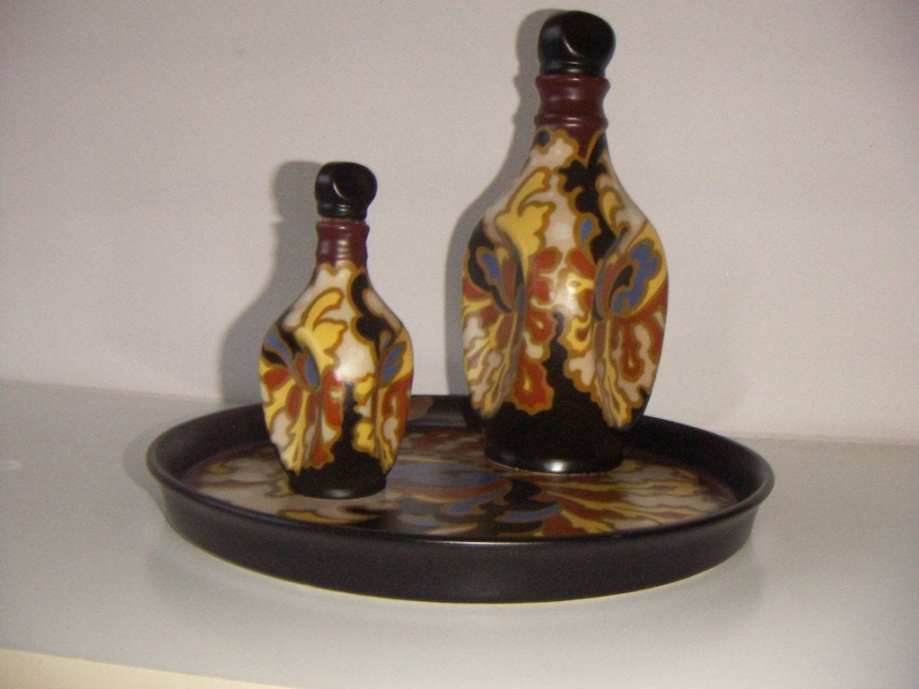 Regina Gouda plateel keramiek karaffen op dienblad jr.ca1920, Ophalen of Verzenden
