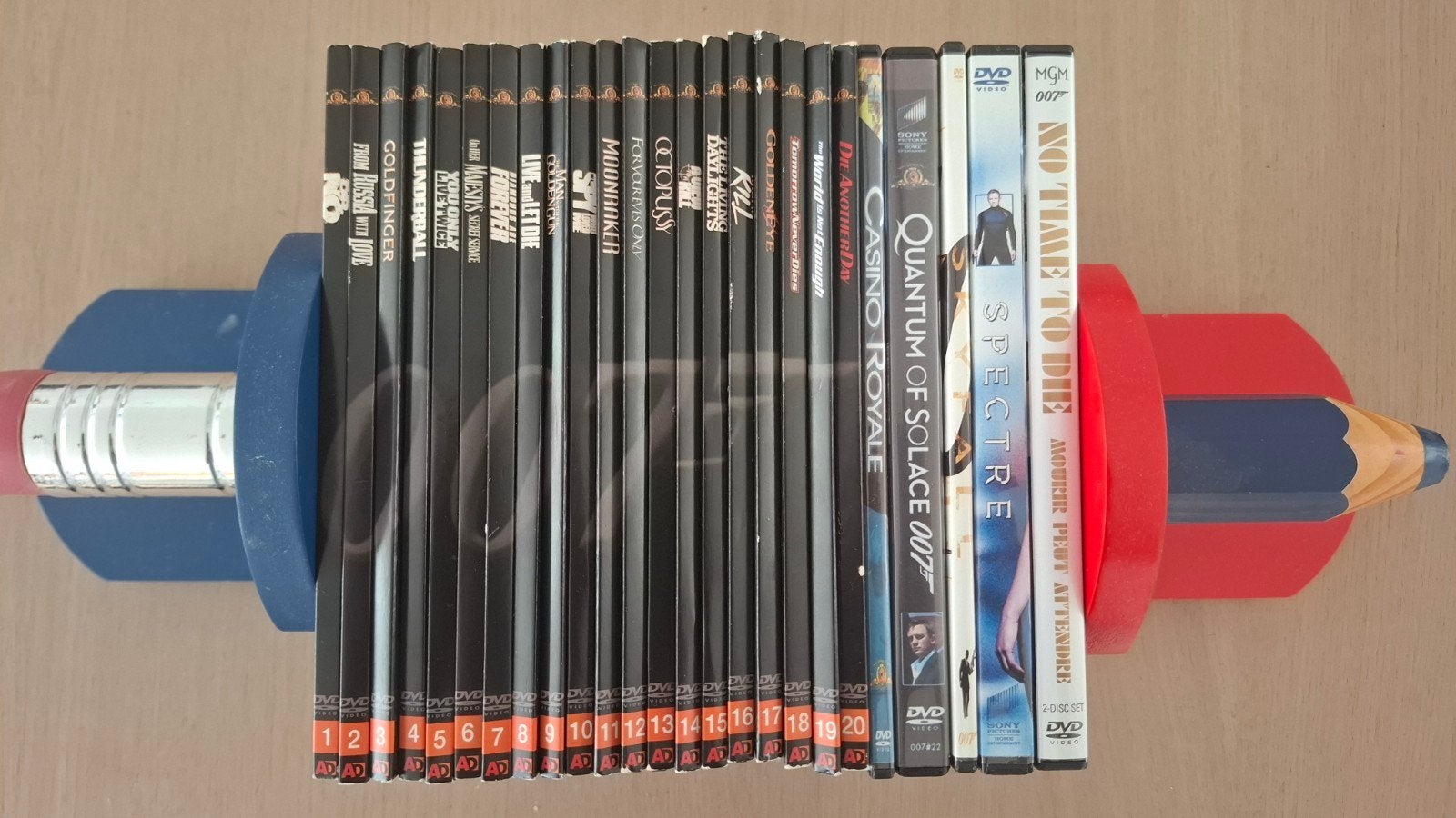 James Bond 007 Box Set - 25 DVDs, Actie, Ophalen of Verzenden, Zo goed als nieuw, Vanaf 12 jaar