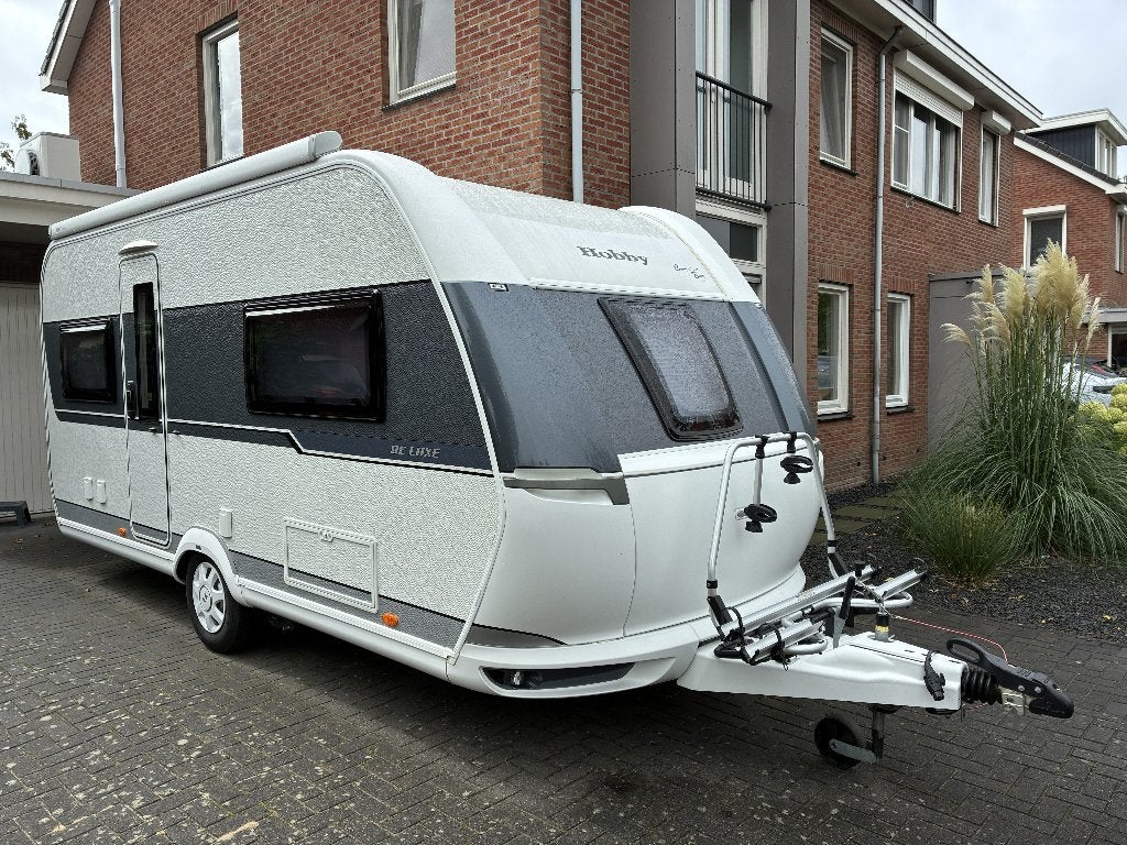 Hobby 460 UFe De Luxe 2021  – Airco – Mover – Thule luifel, Rondzit, Hobby, Fietsenrek, 5 tot 6 meter