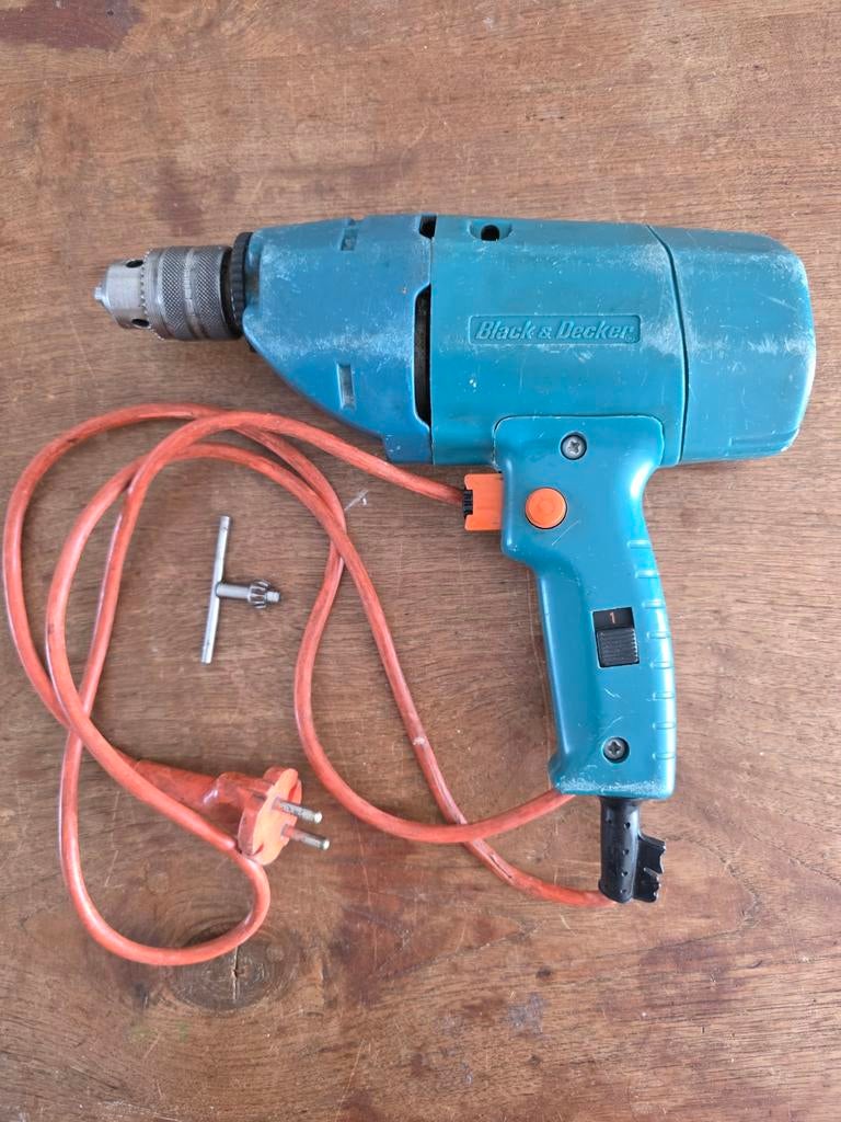 Black & Decker boormachine, type D104- VR F1, Boormachine, Gebruikt, Variabele snelheid, Ophalen of Verzenden