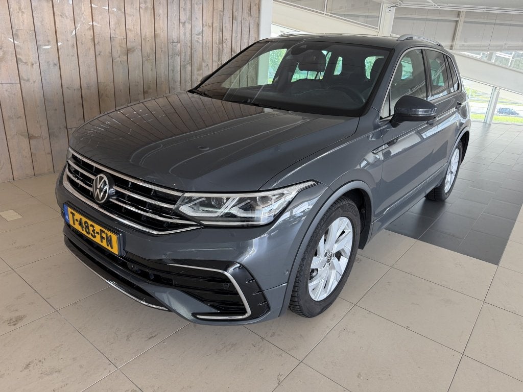Volkswagen Tiguan 1.5 TSI R-Line Business (bj 2023), Auto's, Automaat, Euro 6, 4 cilinders, 150 pk