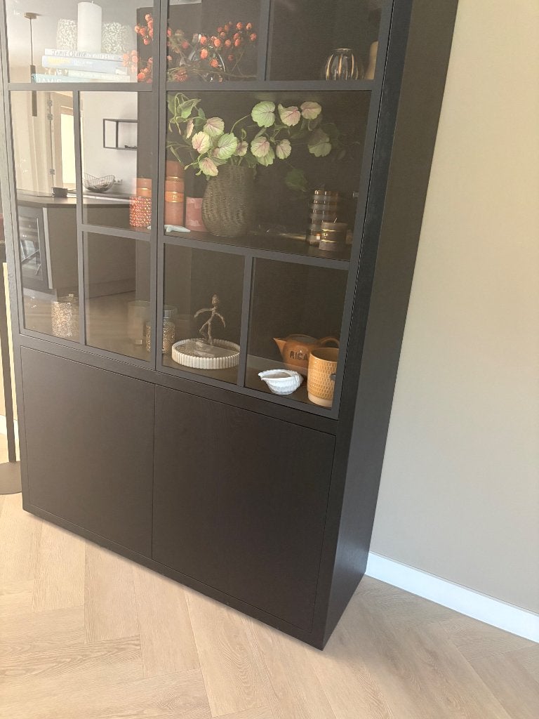 Zwart eiken kast als nieuw ivm verhuizing te koop, Ophalen, Met deur(en), Eikenhout, Zo goed als nieuw