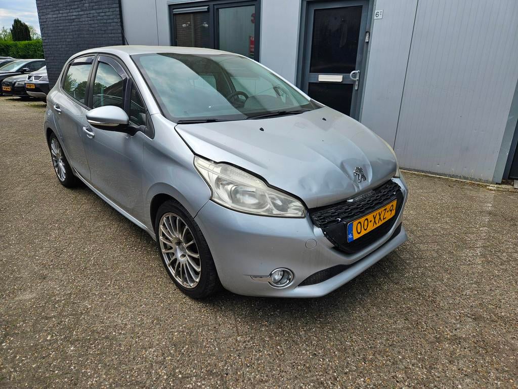 Peugeot 208 1.2 VTi Blue Lease|Airco|Navi|Cruise, Voorwielaandrijving, Euro 5, Stof, Gebruikt