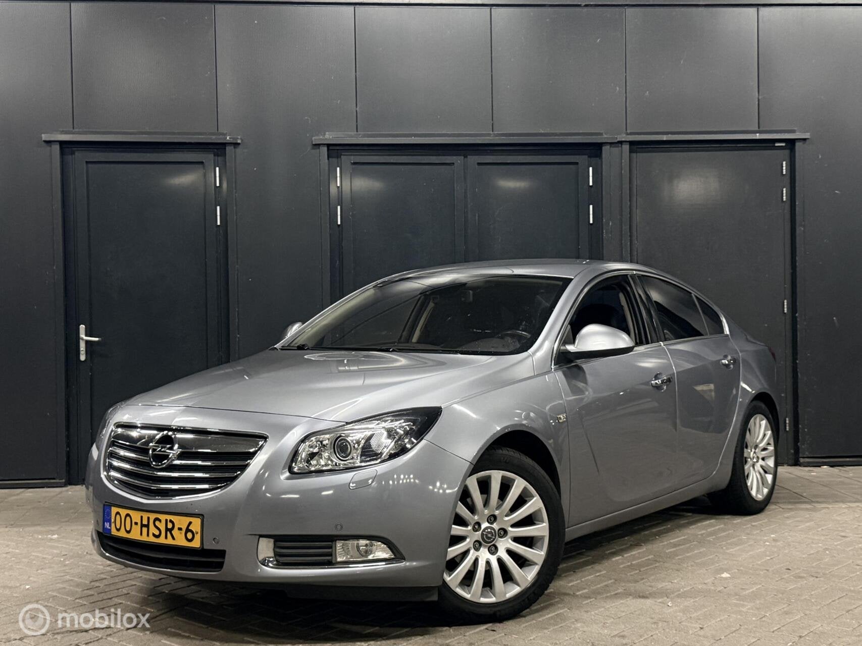 Opel Insignia 1.8 Cosmo/zeer netjes/trekhaak/parkeersensoren, Auto's, Euro 5, Gebruikt, 4 cilinders, 1796 cc