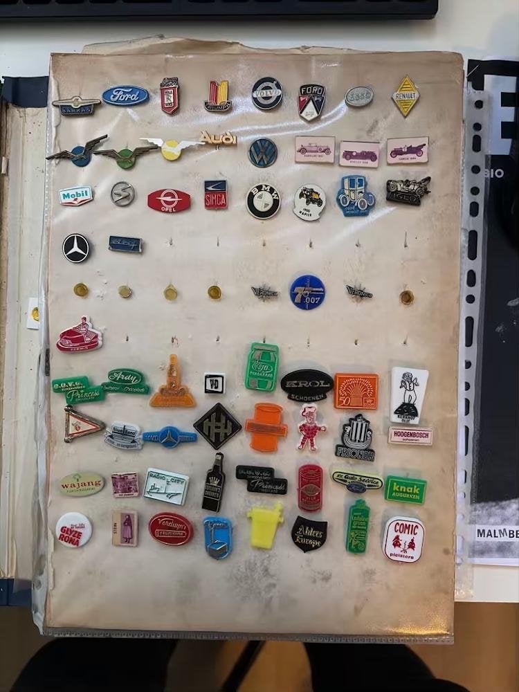 Grote verzameling vintage speldjes en pins (ca. 400 stuks), Verzamelen, Ophalen, Gebruikt, Merk, Speldje of Pin