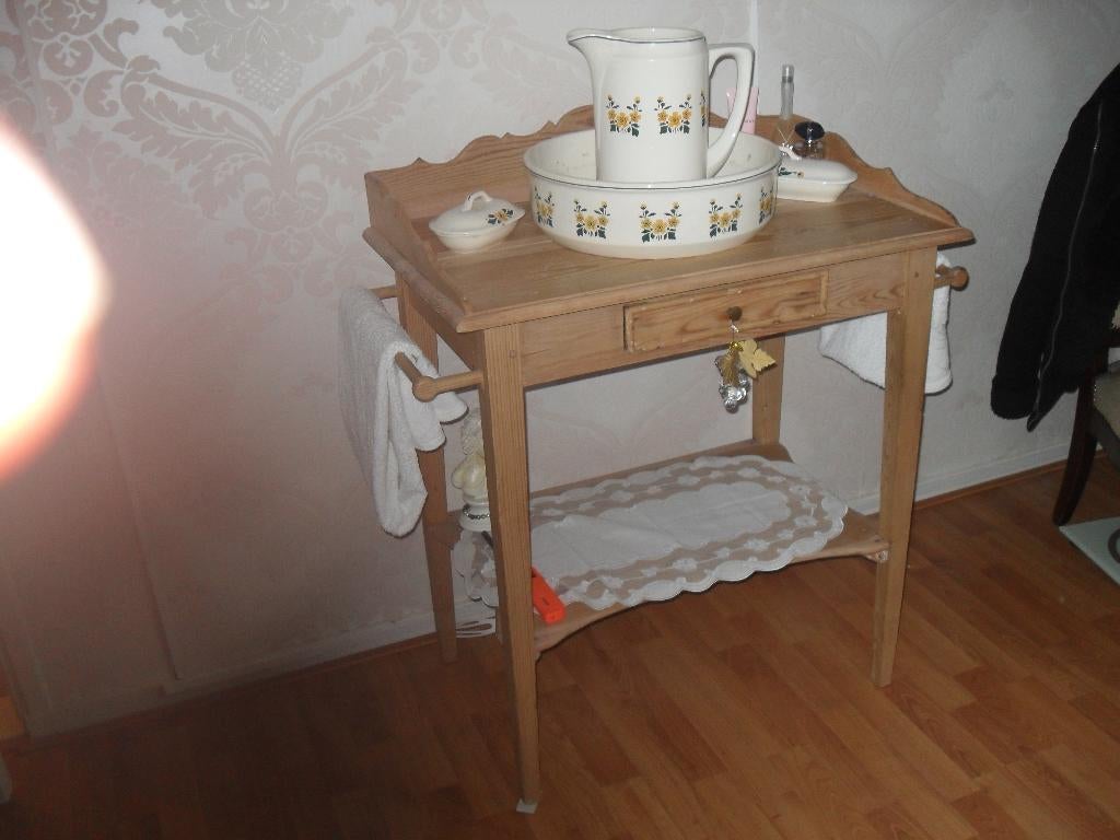 antieke was tafel, Ophalen