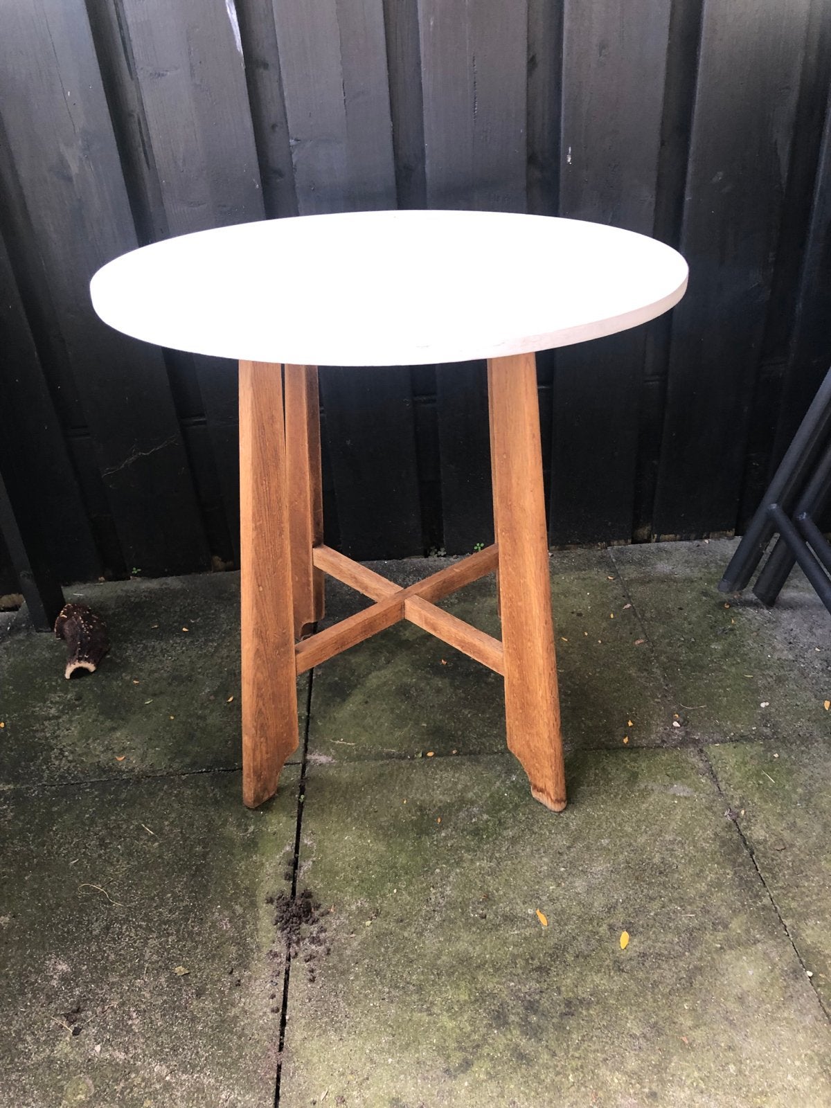 Leuk oud rond houten tafeltje - 60 cm hoog, 69 cm diameter, Antiek en Kunst, Ophalen of Verzenden