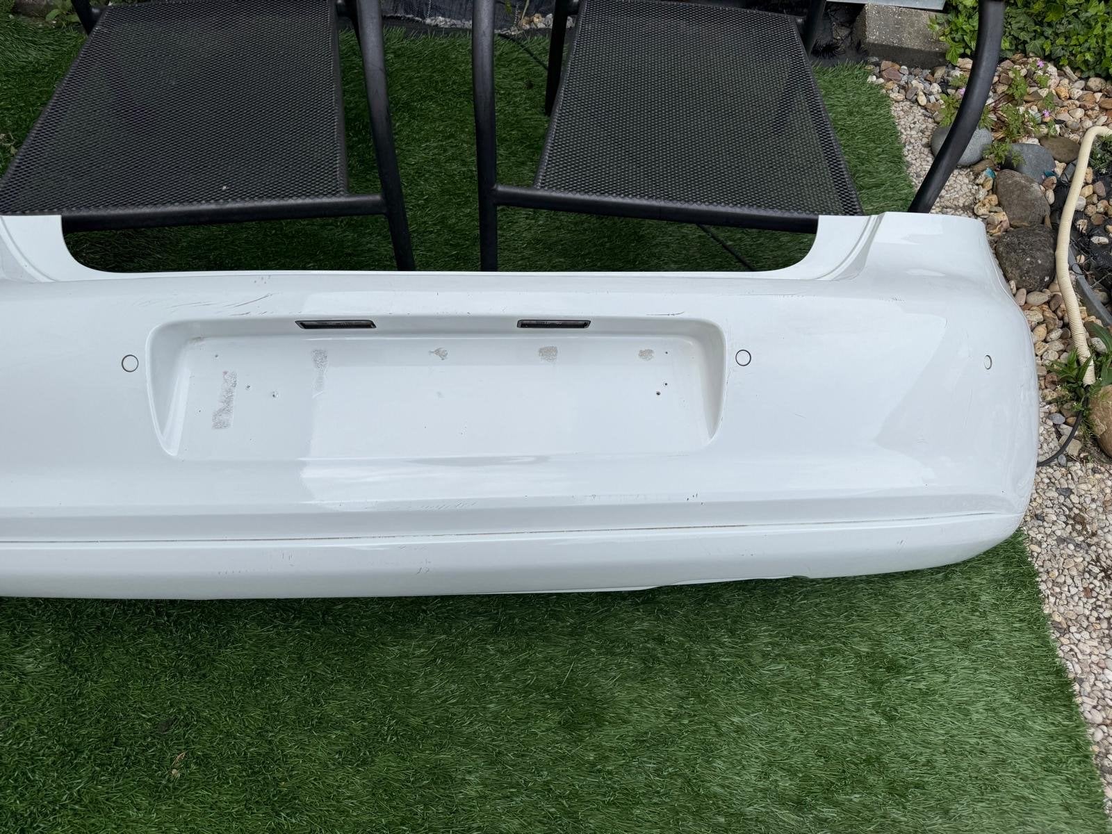 Witte achterbumper met parkeersensoren volkswagen 2010, Ophalen of Verzenden, Gebruikt, Achter, Bumper