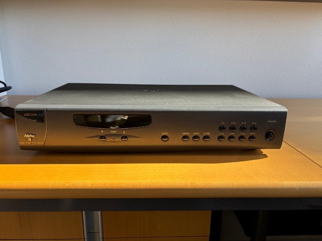 Arcam Alpha 8 Analoge Tuner en noWire RCA kabel set izgs, Ophalen, Zo goed als nieuw, Analoog