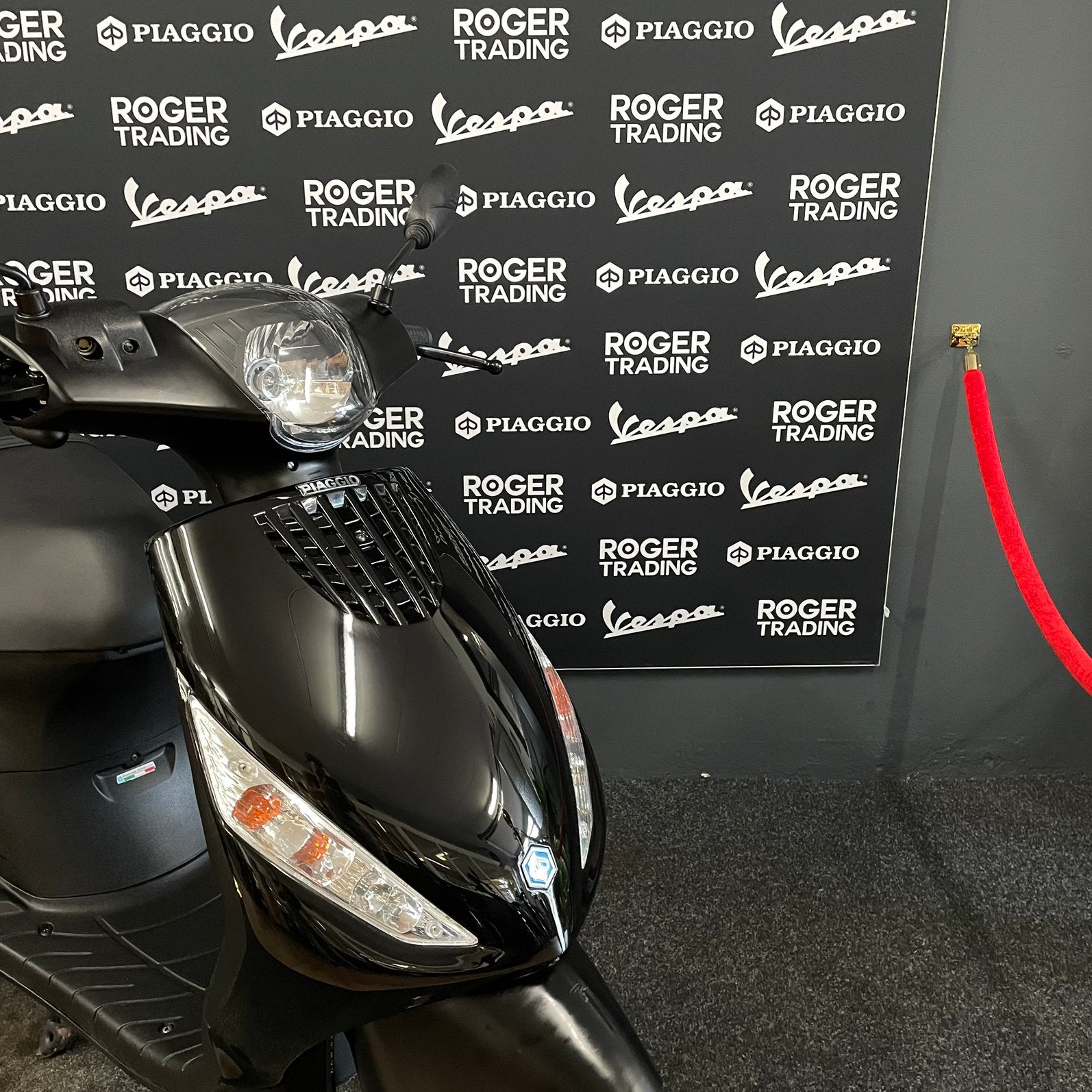 Piaggio Zip 50 Brom 2-Takt ~ Zwart 2014 ~ 257km - nieuwstaat, Ophalen, Overige modellen, Piaggio, Maximaal 45 km/u