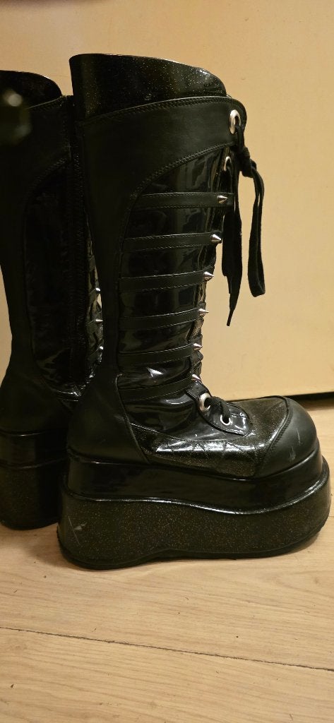 Demonia bear, Verzenden, Zwart, Zo goed als nieuw, Schoenen met hoge hakken