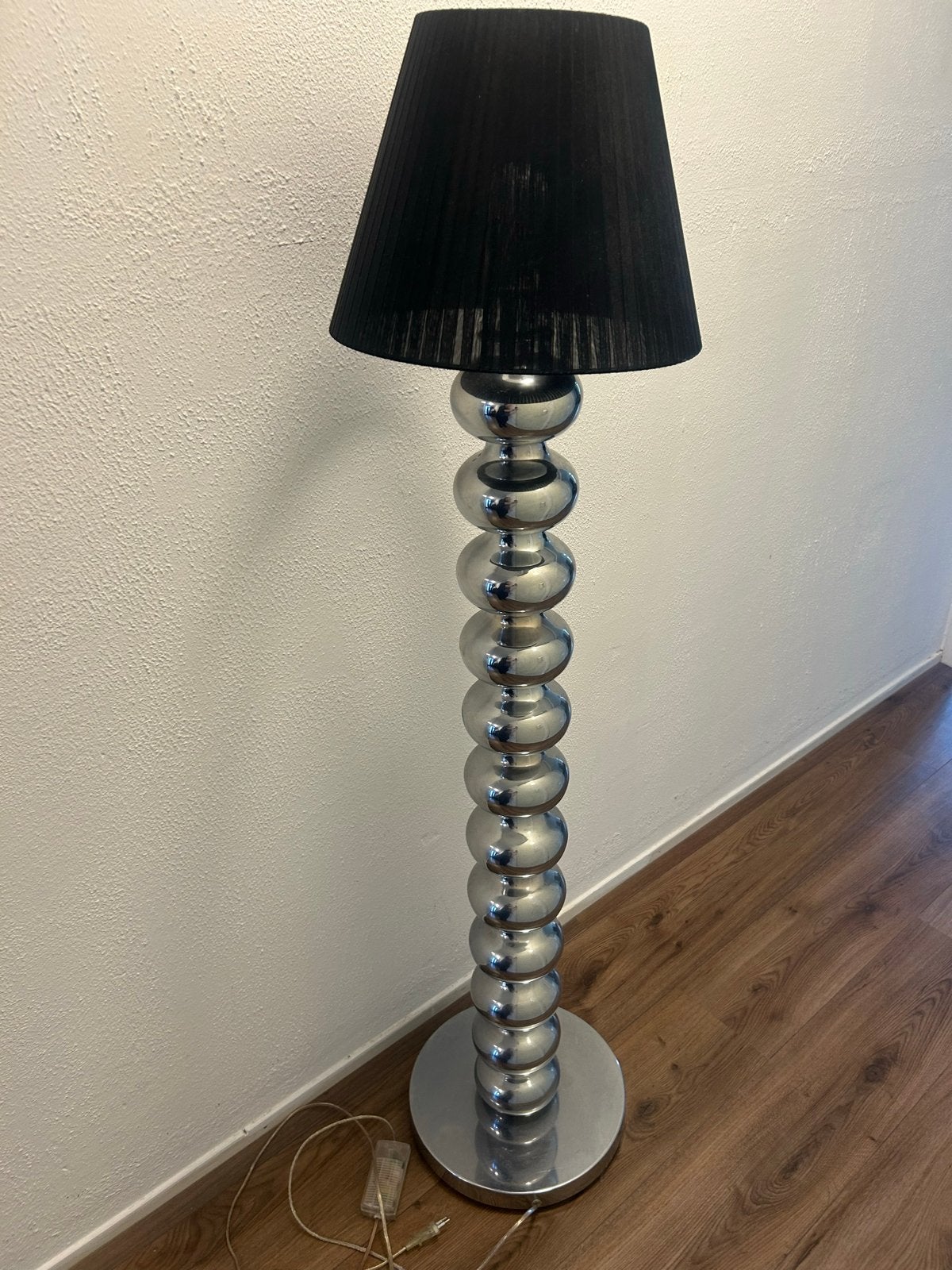 Eric Kuster stijl vloerlamp met zwarte kap, Ophalen, Gebruikt, E27 (groot), Metaal