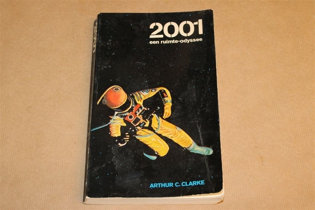 2001, Een Ruimte Odyssee — Arthur C. Clarke, 1e druk 1969, Boeken, Ophalen of Verzenden, Gelezen