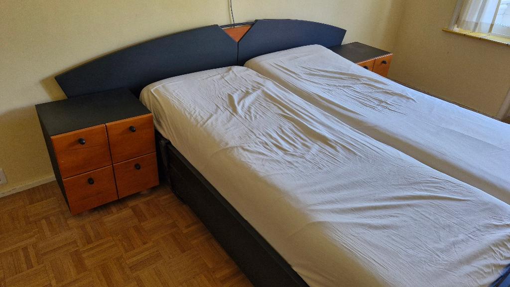 Bed 200 x 160 met nachtkastjes, Huis en Inrichting, Slaapkamer | Bedden, Ophalen, Zwart, Tweepersoons, 200 cm
