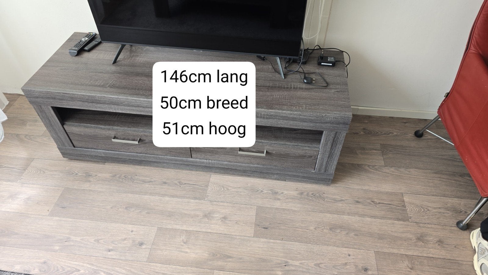Complete set: Eettafel, salontafel, tv-meubel, vitrinekast, Ophalen