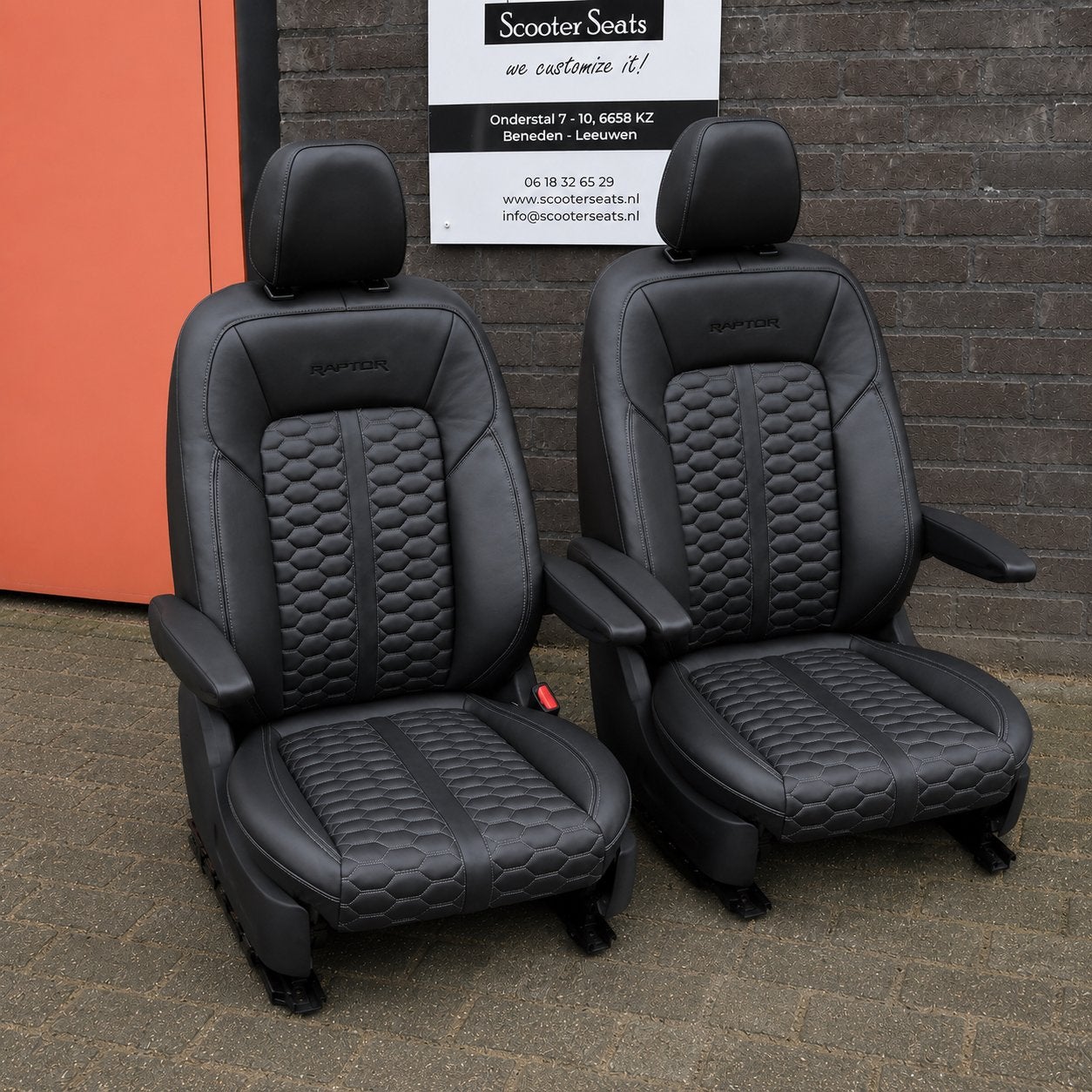 Ford Transit Custom set Voorstoelen leer met raptor logo, Auto-onderdelen, Ophalen, Gebruikt, Info@scooterseats.nl, 6658kz 7-10