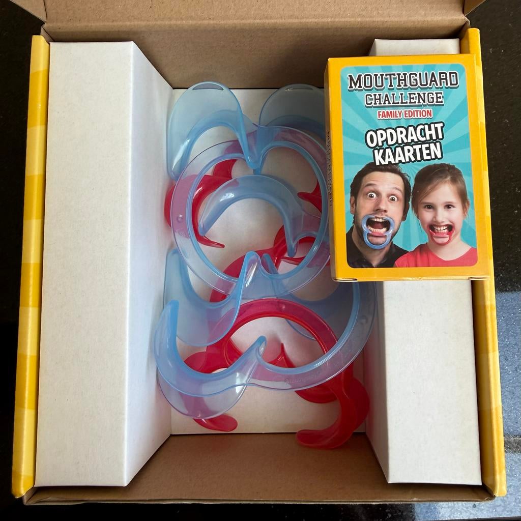 Mouthguard Challenge Family Edition, Drie of vier spelers, Ophalen of Verzenden, Zo goed als nieuw