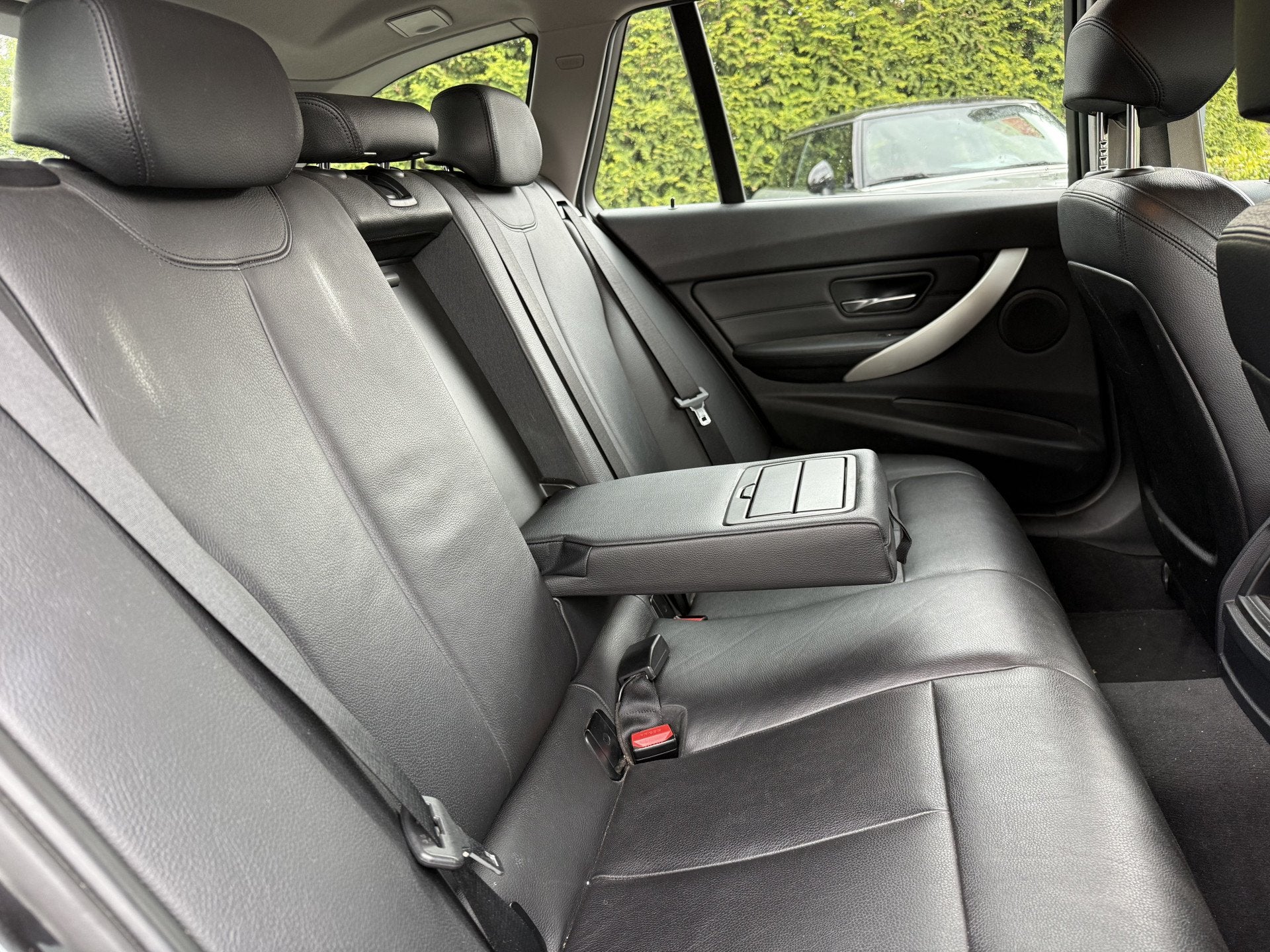 BMW 3 Serie Touring 320i High Executive aut., export price E, Auto's, Automaat, Achterwielaandrijving, Gebruikt, 4 cilinders