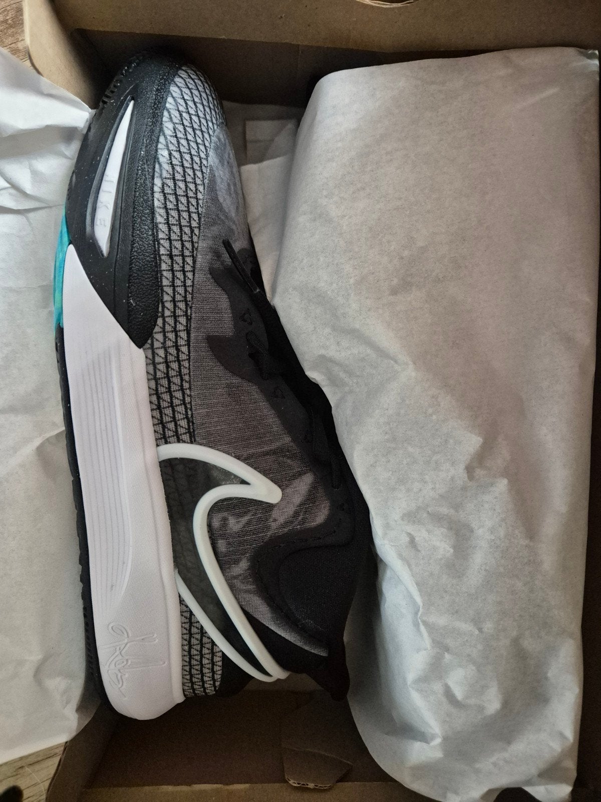 Nike Kyrie 8 GO Orca (GS) - Maat 39 - Nooit gedragen, Zwart, Nike, Nieuw, Ophalen of Verzenden