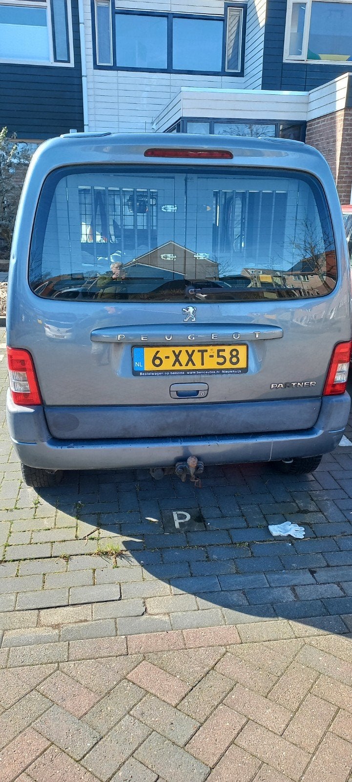 Peugeot Partner 1.4 XR Combi 2005 Grijs   rijd niet meer!, Voorwielaandrijving, 49 €/maand, 14 km/l, Handgeschakeld