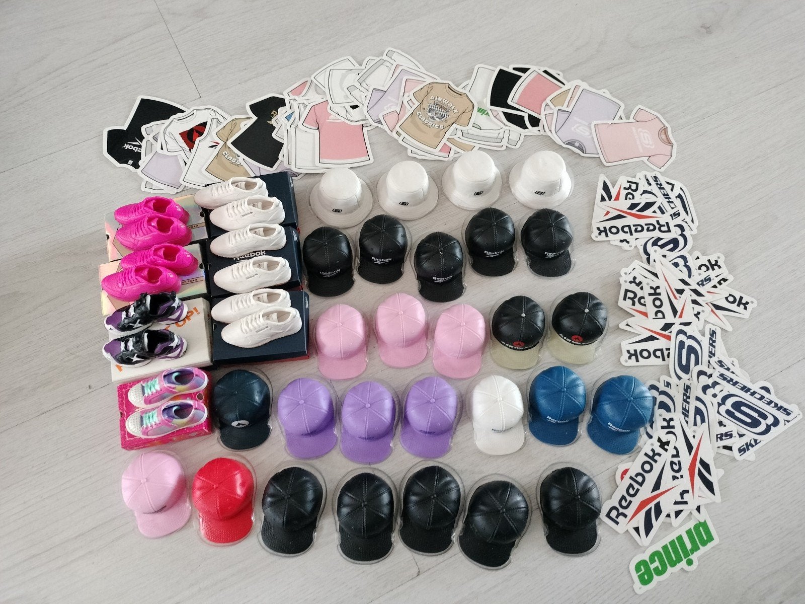 Zuru mini brands sneakers, Ophalen, Zo goed als nieuw