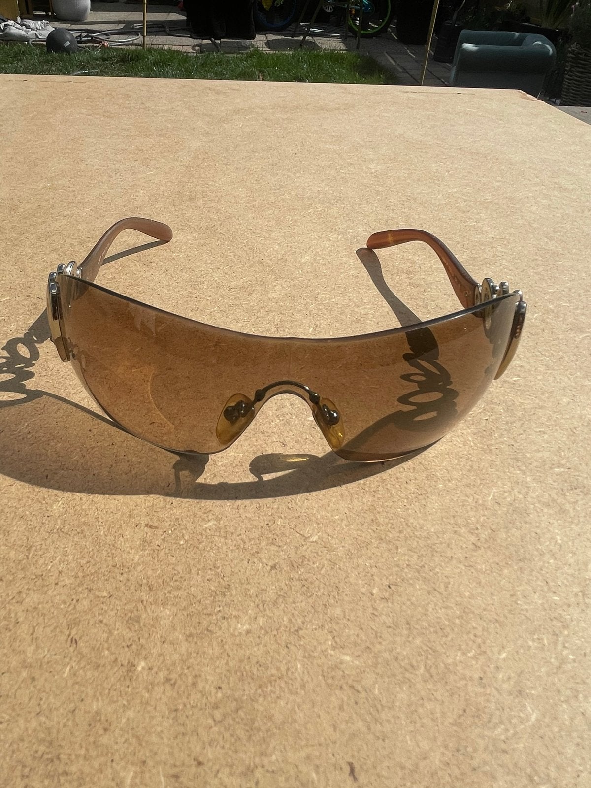 Vintage BVLGARI Zonnebril 6038-B met Shield-lens en Steentje, Overige merken, Gebruikt, Zonnebril, Bruin