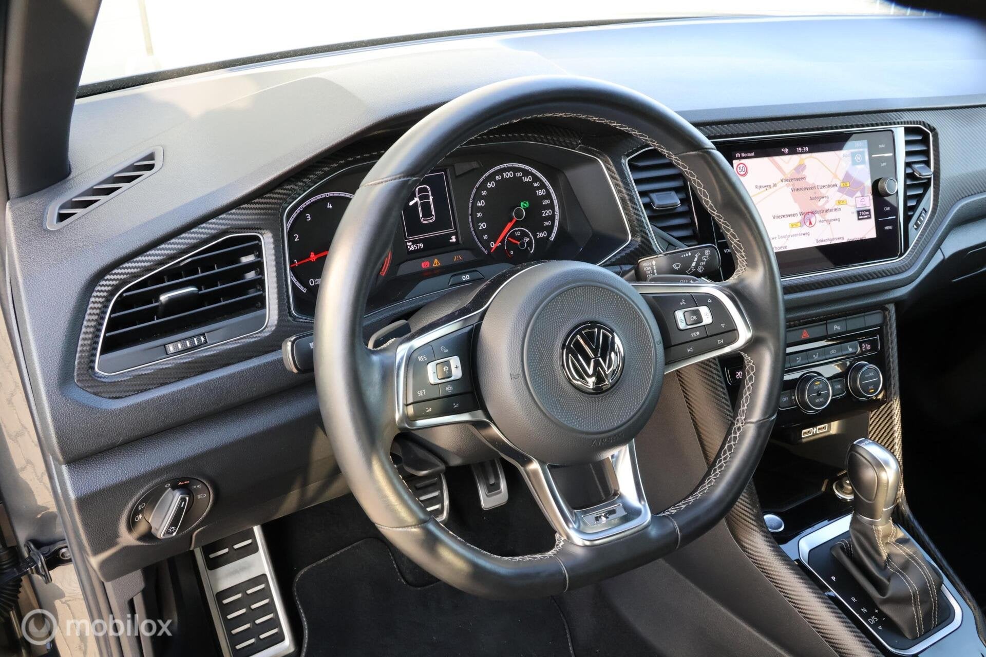 Volkswagen T-Roc 1.5 TSI DSG R-Line I Camera | ACC | LED, Zwart, 4 cilinders, Bedrijf, SUV of Terreinwagen