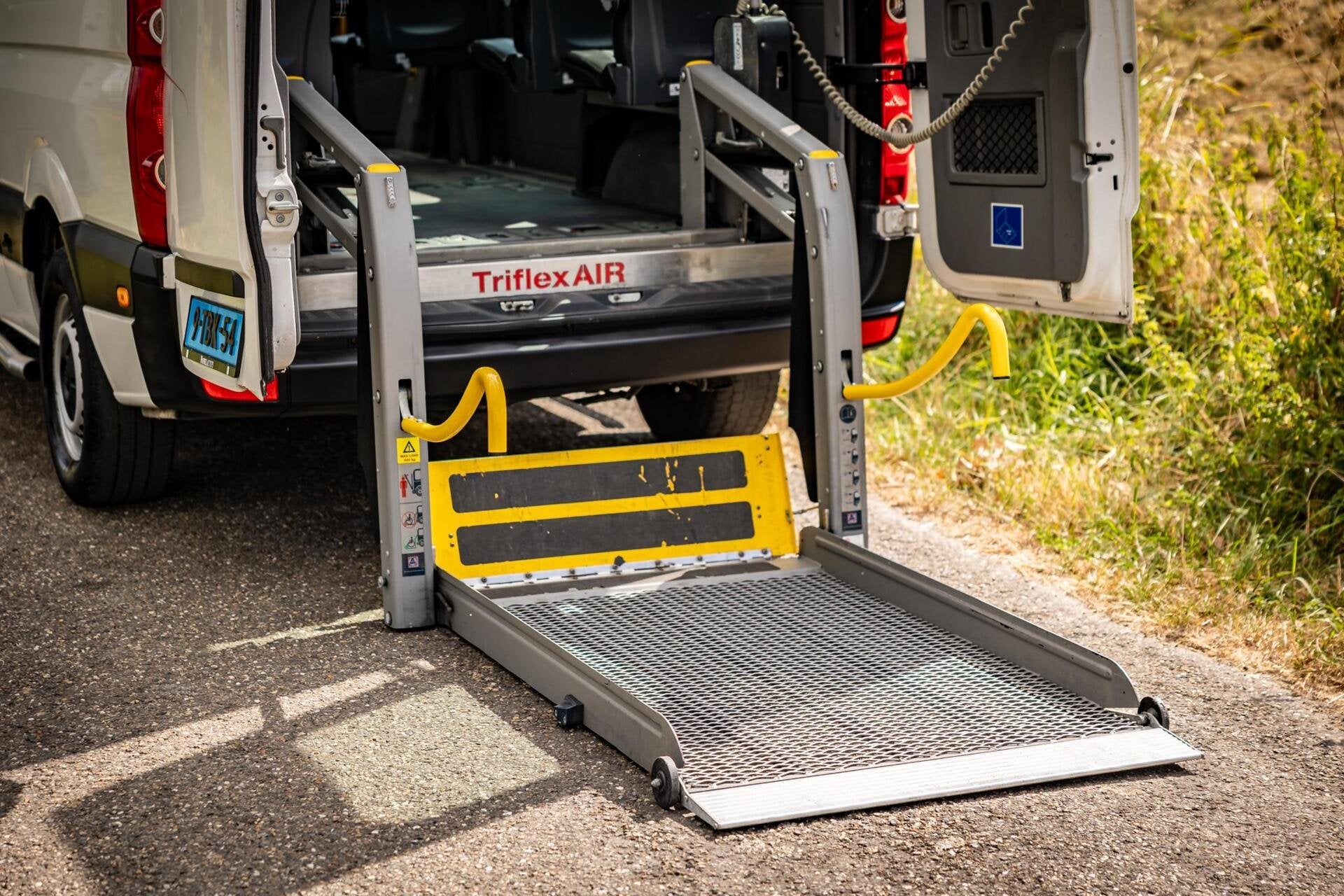 Volkswagen Crafter Combi 35 2.0 TDI L2H1|Rolstoelbus|9 pers, Auto's, Gebruikt, Origineel Nederlands, Bedrijf, 9 stoelen