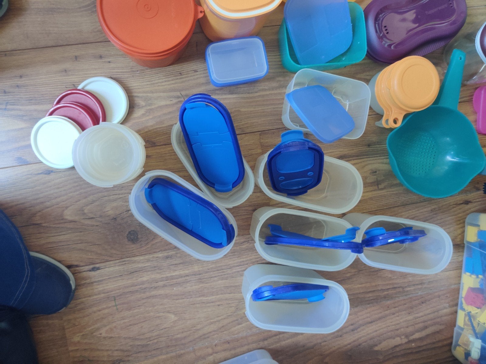 Grote partij Tupperware: Bakjes, bekers, schalen en meer, Luchtdicht, Gebruikt, Overige kleuren, Overige typen