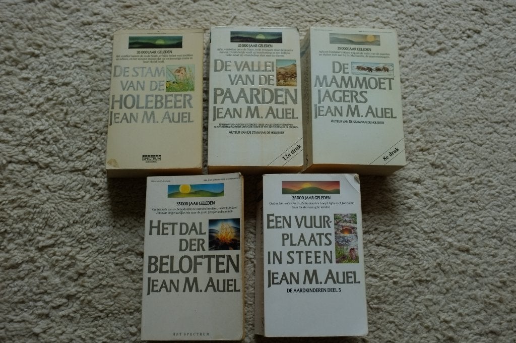 Jean M. Auel 'De Aardkinderen Serie' deel 1, 2, 3, 4 en 5., Ophalen of Verzenden, Gelezen, Jean M. Auel