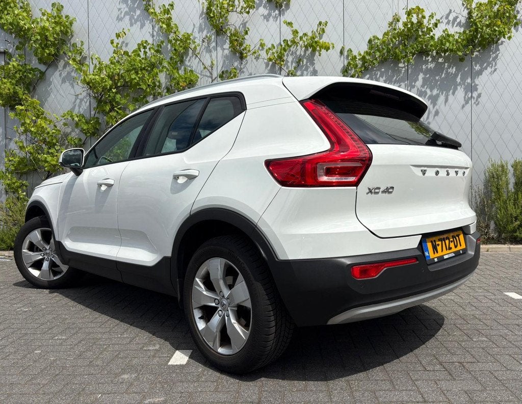 Volvo XC40 1.5 T2 Momentum Business | Trekhaak | Adaptieve C, 12 maanden, Gebruikt, Euro 6, Wit