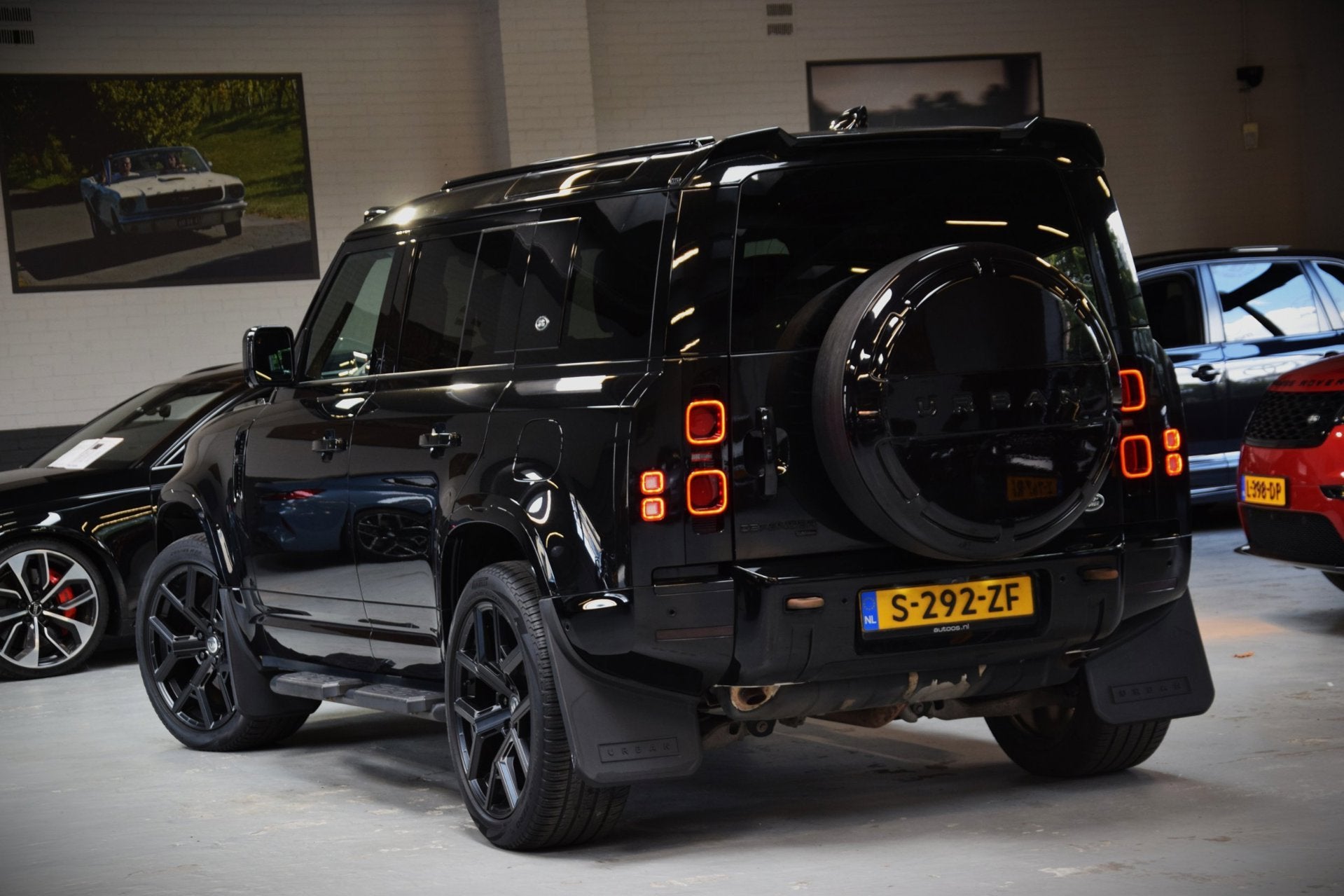 Land Rover Defender 110 2.0 P400e 110 X-Dynamic HSE *Urban*|, Auto's, Land Rover, Automaat, Gebruikt, 4 cilinders, 3000 kg