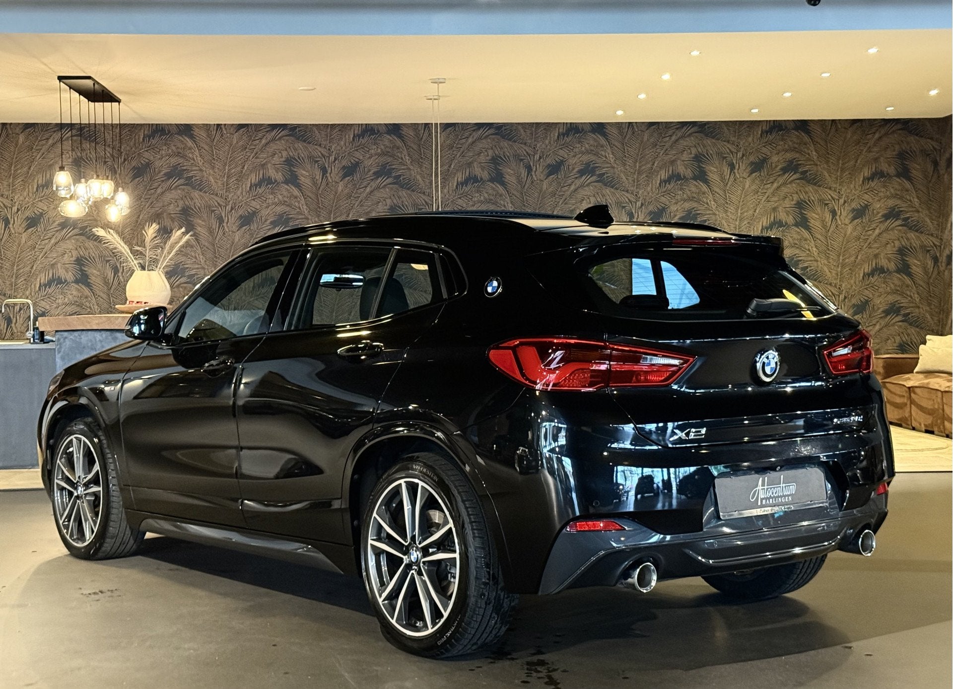 BMW X2 sDrive20i High Exe I M-Pakket I Pano (bj 2018), X2, 1435 kg, Zwart, SUV of Terreinwagen