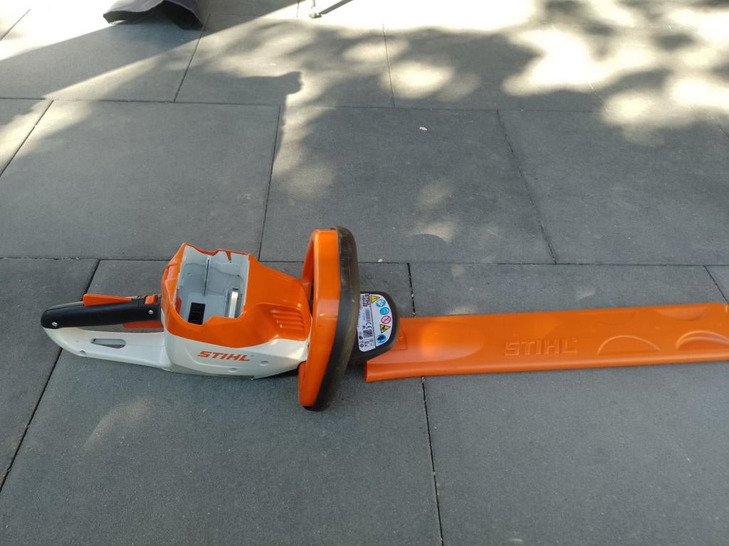 Defecte Stihl HSA 56 Accu Heggenschaar (zonder accu/lader), Ophalen, Gebruikt, Accu, Stihl
