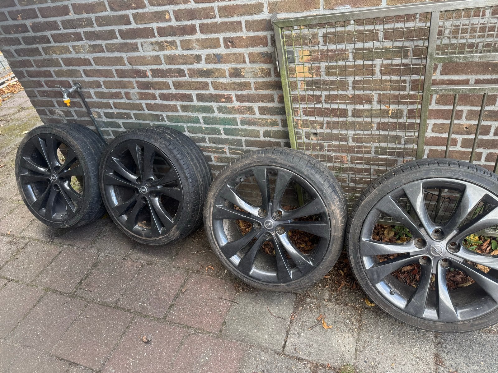 Velgen met banden voor Opel Insignia (nooit gemonteerd), Auto-onderdelen, Banden en Velgen, Ophalen, Gebruikt, Banden en Velgen