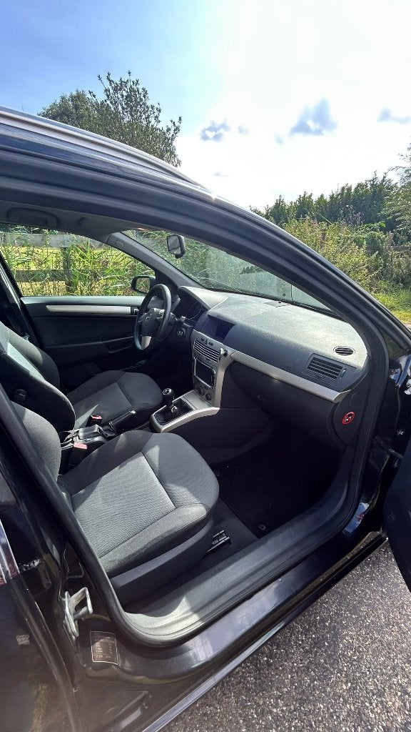Foto 11 van Opel Astra Wagon 1.6 Nieuw distributieriem APK 7/27 Trekhaak