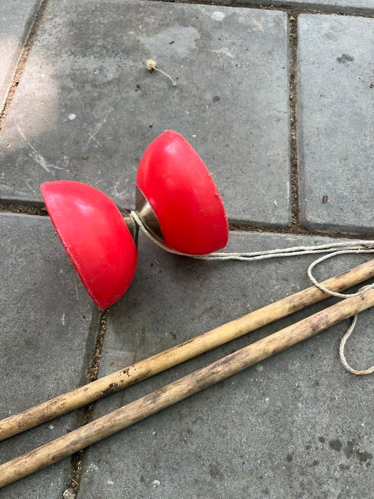 Diabolo met stokken - Rood, Ophalen, Gebruikt, Jongen of Meisje