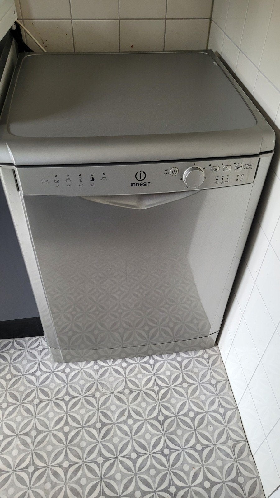 Indesit vaatwasser, Ophalen, Gebruikt, Minder dan 85 cm, 45 tot 60 cm