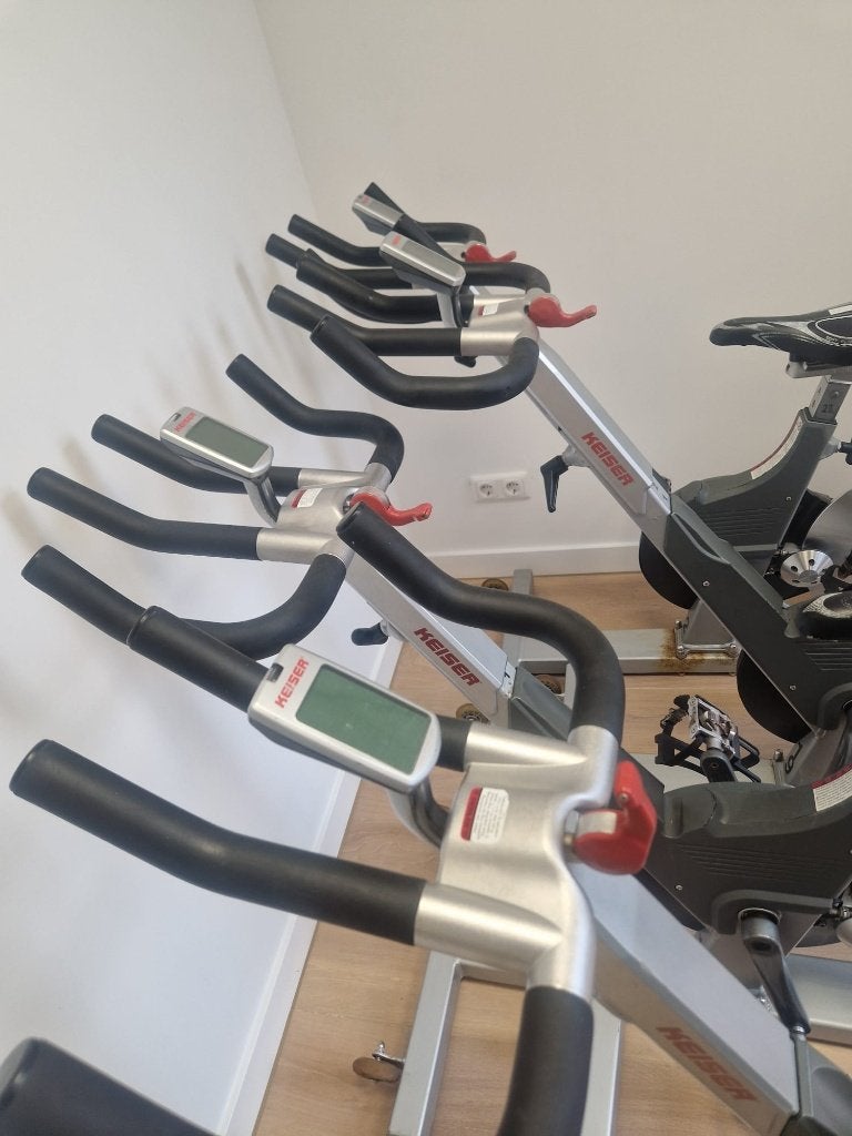 6 Keiser spinningfietsen, Ophalen, Gebruikt, Metaal, Benen