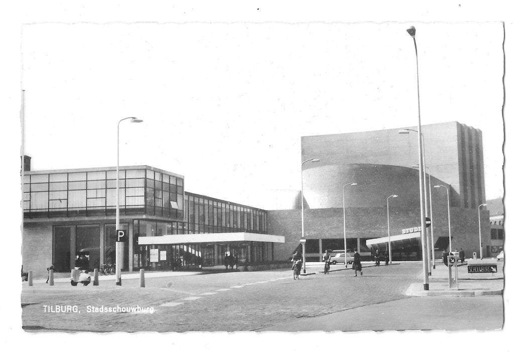 AK Tilburg - Stadsschouwburgv, Verzenden, 1960 tot 1980, Ongelopen, Noord-Brabant