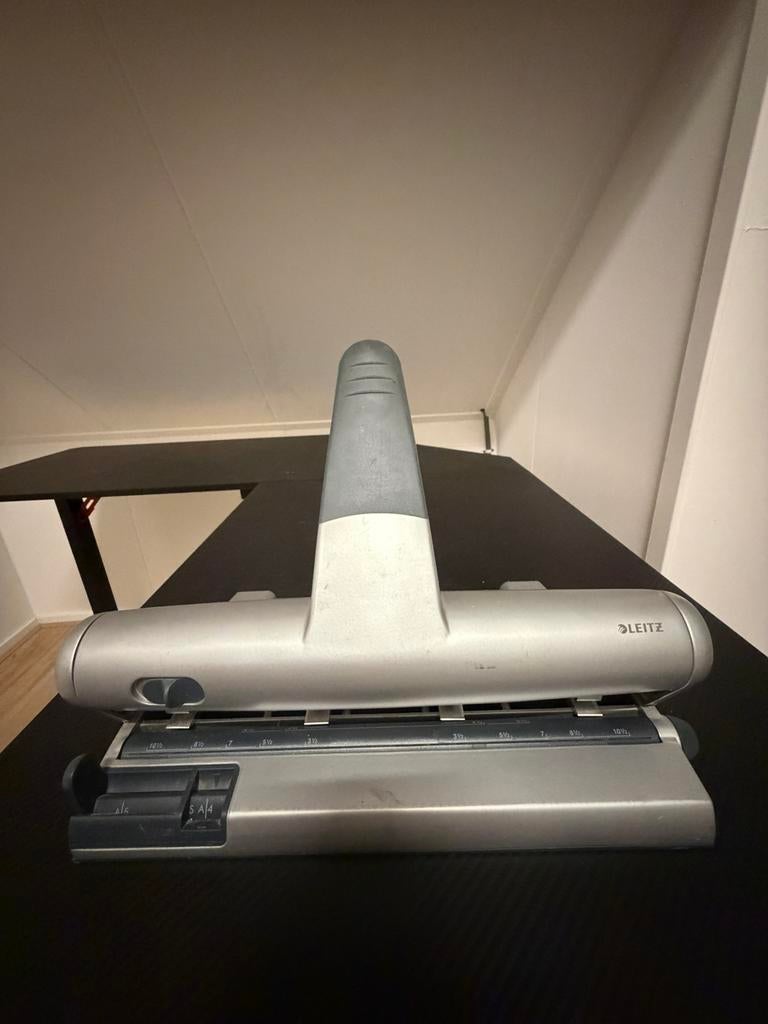 Leitz 4-gaats perforator, Diversen, Ophalen of Verzenden