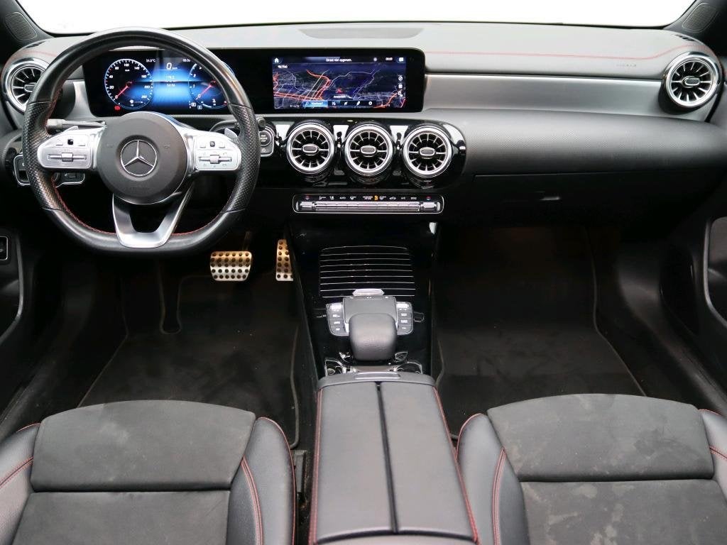 Mercedes-Benz CLA-klasse 180 Business Solution AMG / Panoram, CLA, Euro 6, 4 cilinders, Leder en Stof