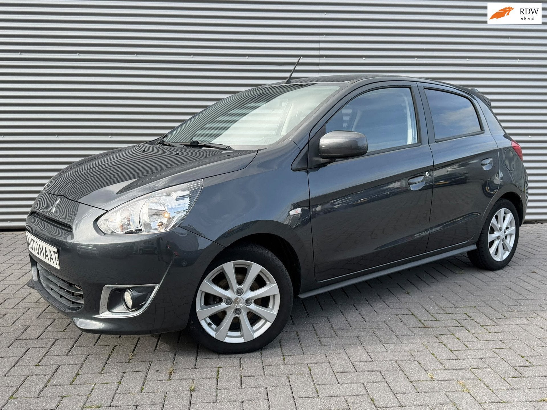 Mitsubishi Space Star 1.2 AUTOMAAT MET SLECHTS 87.000KM!, Voorwielaandrijving, Stof, Gebruikt, Zwart