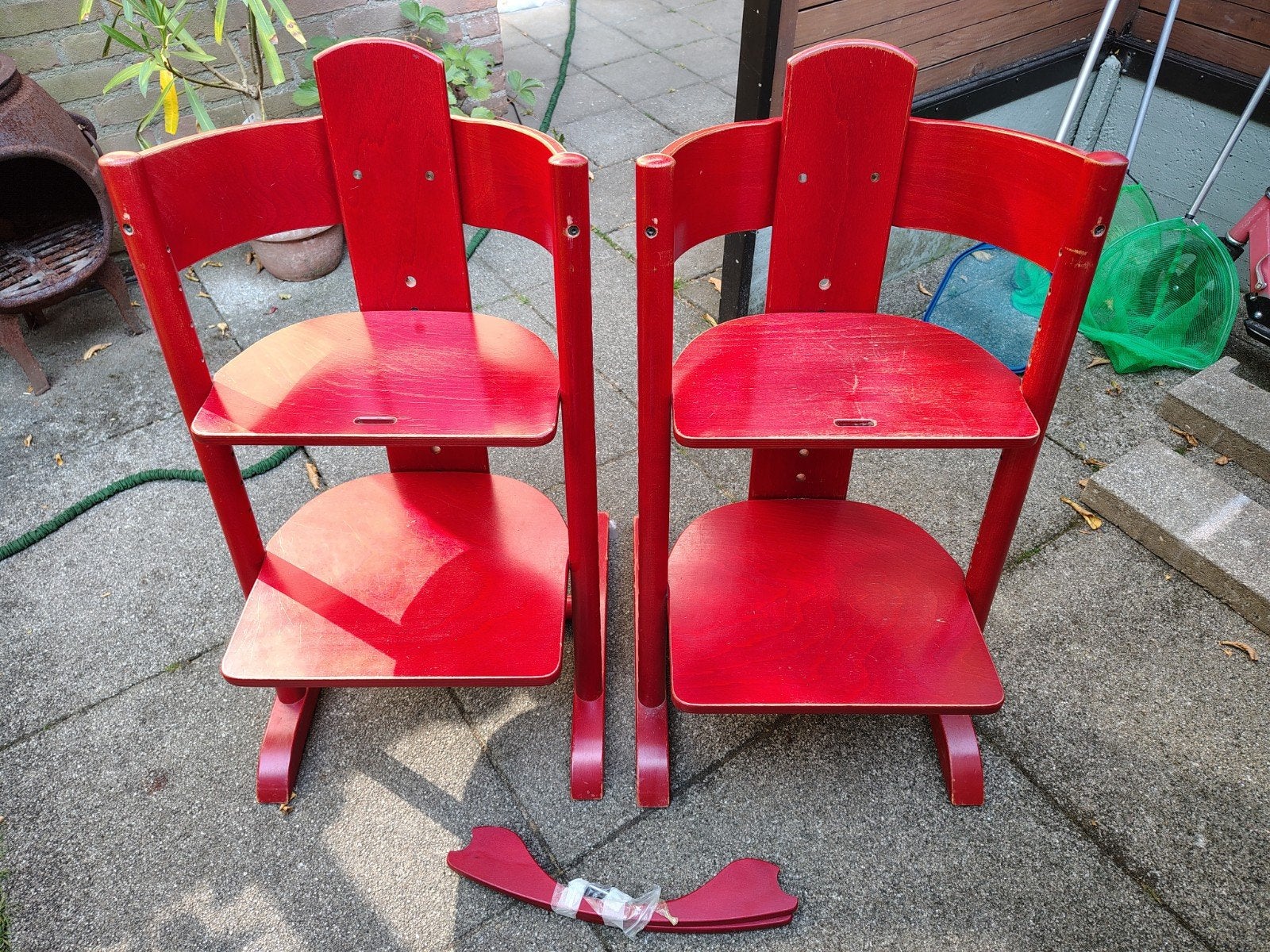 Moizi kinderstoel 2x rood compleet, Kinderen en Baby's, Kinderstoelen, Ophalen, Zo goed als nieuw, Meegroeistoel, Aanschuifbaar