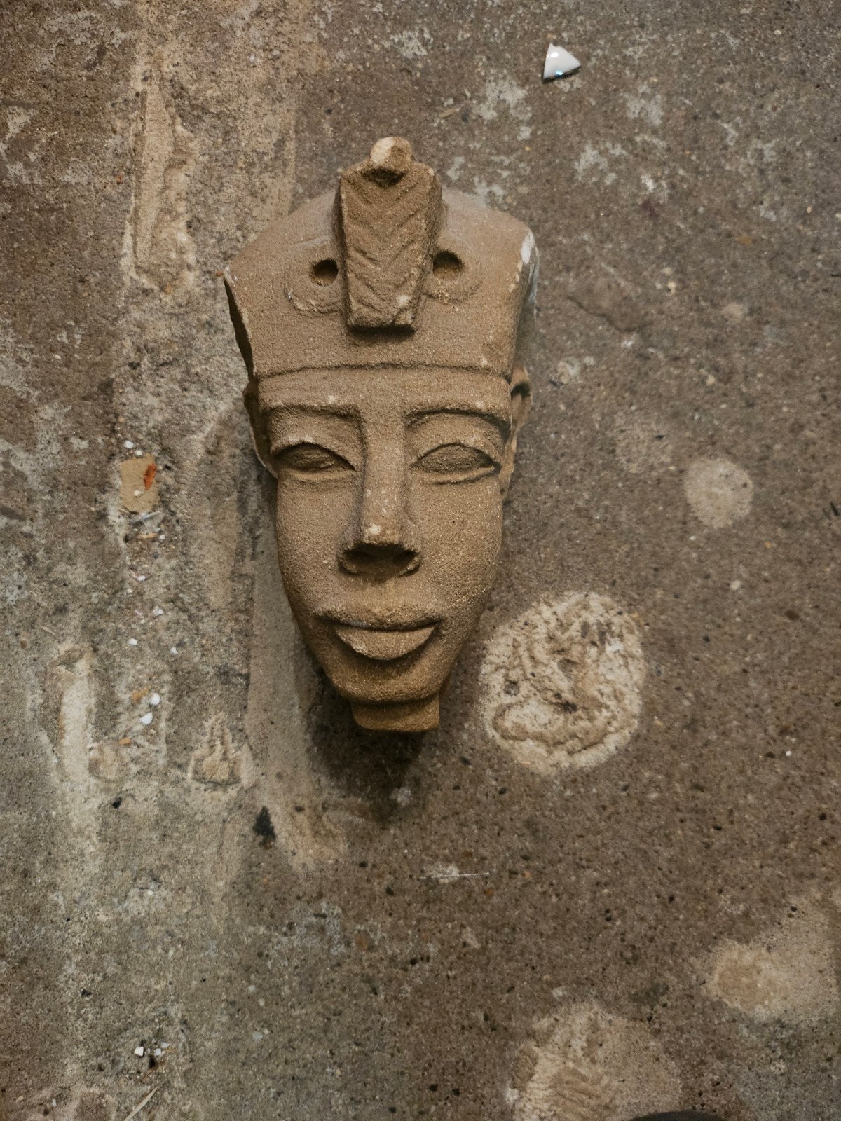Egyptisch beeldje van zandsteen - Farao Buste, Minder dan 20 cm, Buste, Ophalen of Verzenden, Handgemaakt