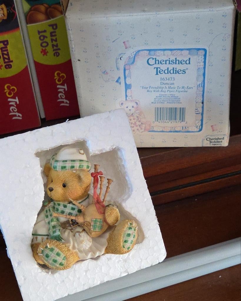 Cherished Teddies Duncan Beeldje Doedelzak 1995, Verzamelen, Ophalen of Verzenden, Zo goed als nieuw, Beeldje, Cherished Teddies