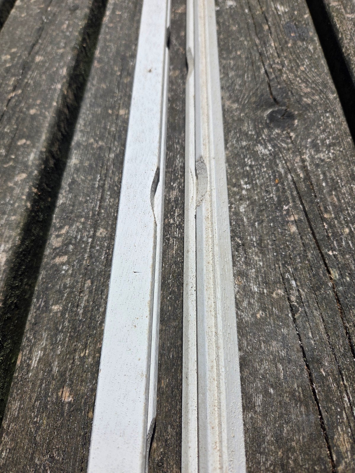 2 ventilatielatten, ca. 3 meter lang, 2x2 cm, Ophalen, Gebruikt